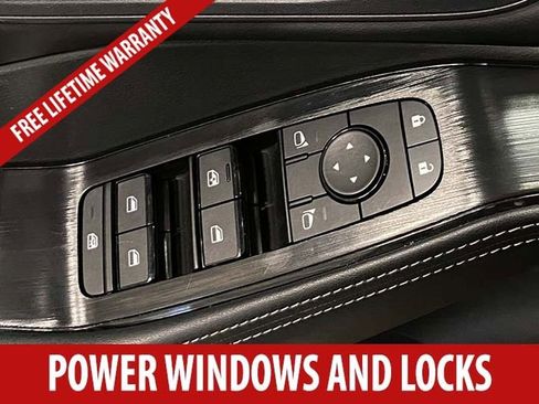 Used 2025 Nissan Rogue SV FWD image 9