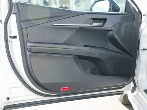 Used 2025 Toyota Camry SE image 21