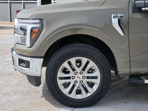 Used 2025 Ford F150 Lariat w/ Equipment Group 501A Mid AWD/4WD image 9