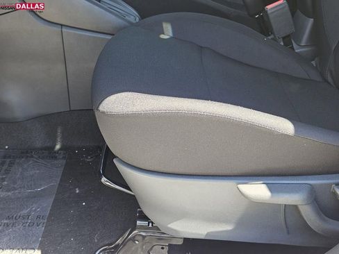 New 2025 Nissan Kicks Play S image 18