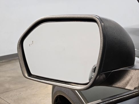 Used 2023 Ford Explorer XLT image 22