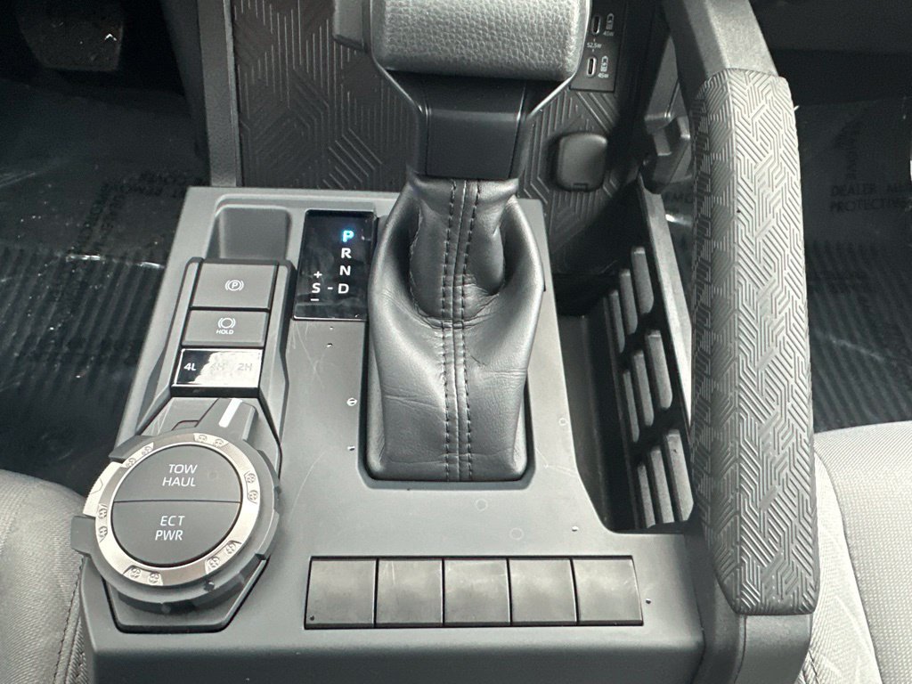 Used 2025 Toyota Tacoma SR5 AWD/4WD image 48