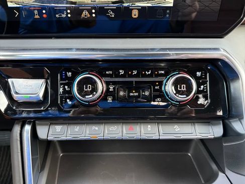New 2026 GMC Sierra 2500 Denali Ultimate AWD/4WD image 14