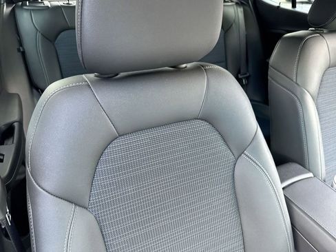 Used 2025 Buick Envista Preferred w/ Advanced Safety Package FWD image 34