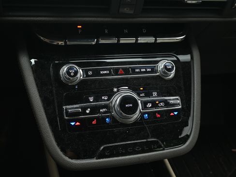 Used 2021 Lincoln Corsair Reserve AWD/4WD image 14