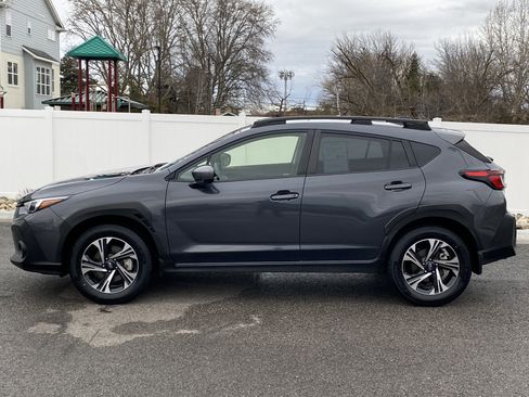 Used 2024 Subaru Crosstrek 2.0i Premium image 3