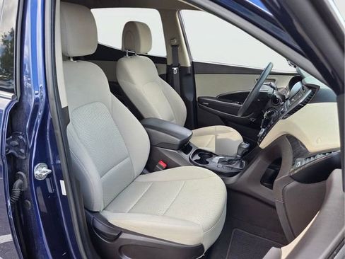 Used 2018 Hyundai Santa Fe Sport FWD image 18