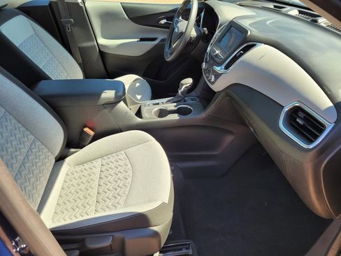 Used 2022 Chevrolet Equinox LS image 12