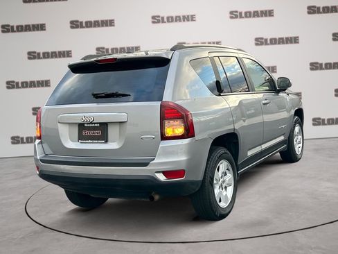 Used 2017 Jeep Compass Latitude image 5