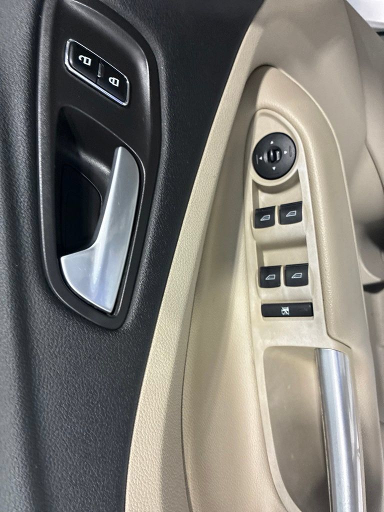 Used 2013 Ford Escape SE FWD image 14