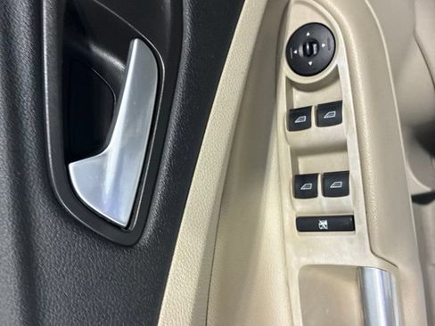 Used 2013 Ford Escape SE FWD image 14