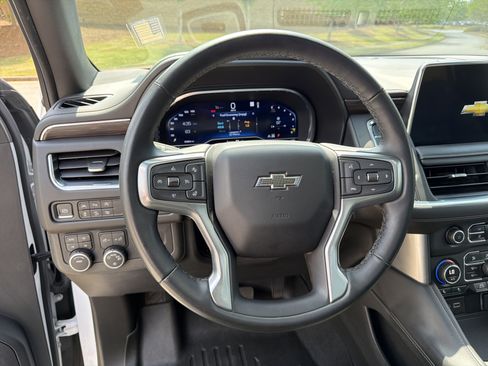 Used 2023 Chevrolet Suburban Z71 w/ Luxury Package AWD/4WD image 24