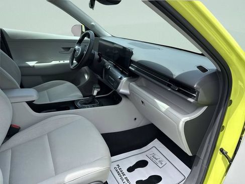 Used 2024 Hyundai Kona SEL FWD image 18