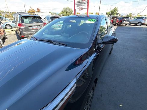 Used 2024 Kia Forte LXS FWD image 12