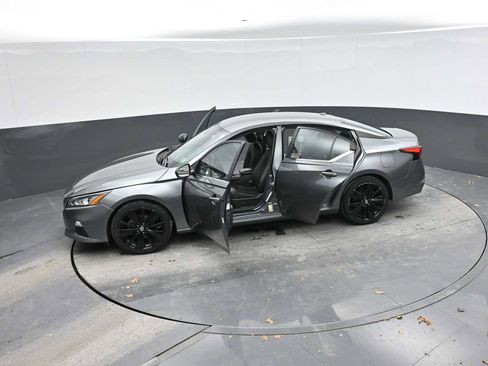 Used 2022 Nissan Altima 2.5 SR image 41