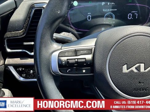 Used 2025 Kia Sportage EX w/ Premium Package FWD image 11