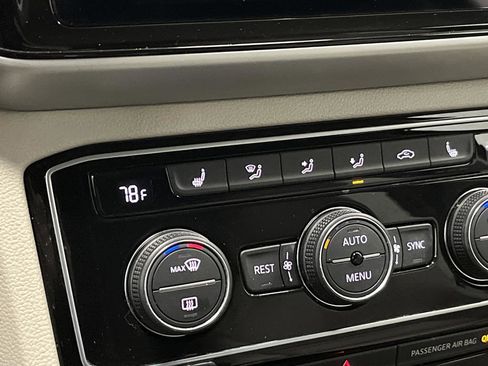 Used 2023 Volkswagen Atlas SE image 7