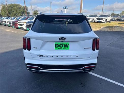 Used 2021 Kia Sorento EX w/ Panoramic Sunroof Package image 8