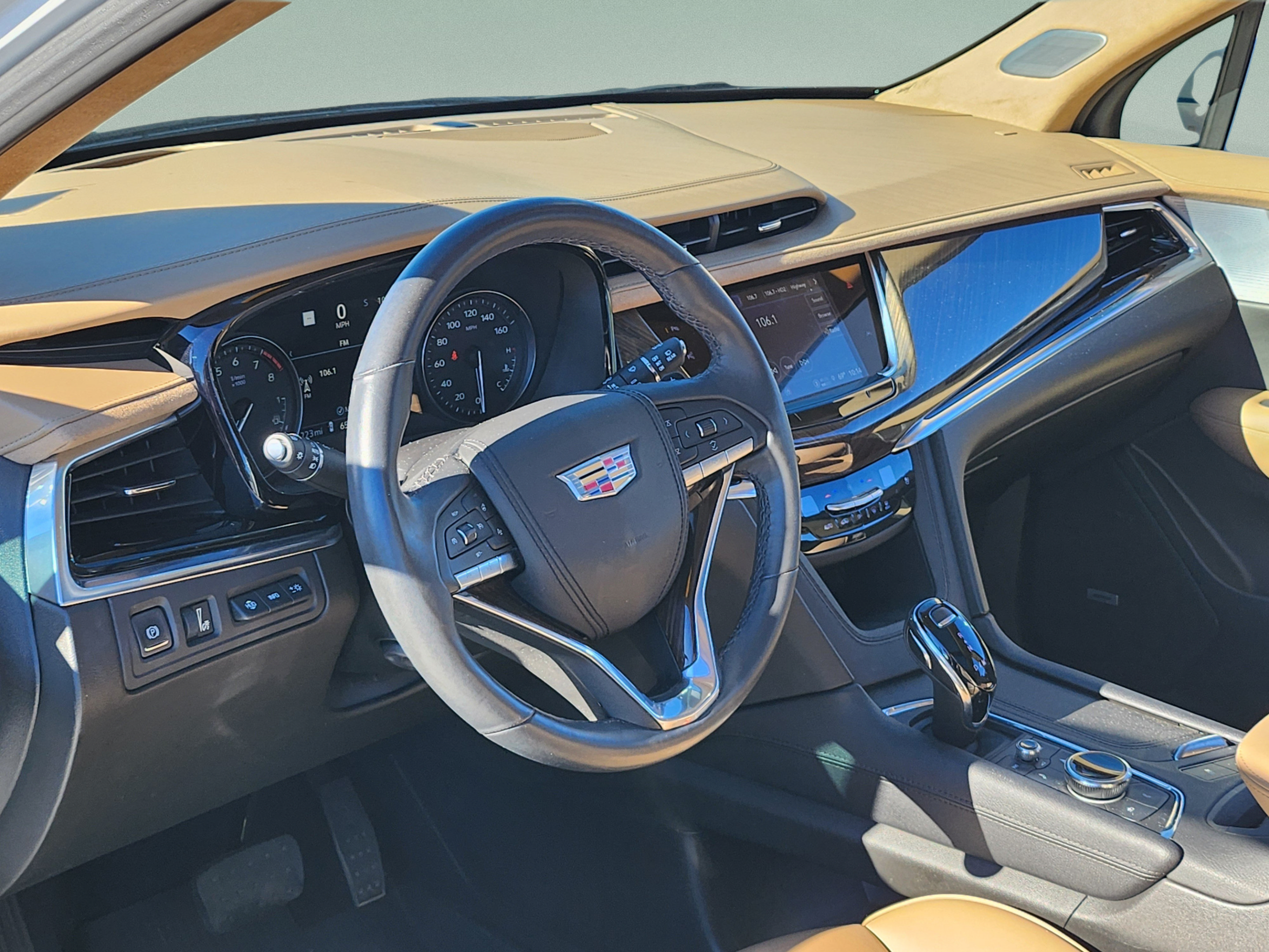 Used 2023 Cadillac XT6 Premium Luxury w/ Platinum Package FWD image 11