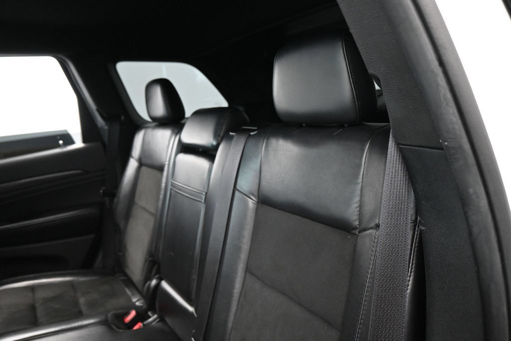 Used 2018 Jeep Grand Cherokee Altitude RWD image 30