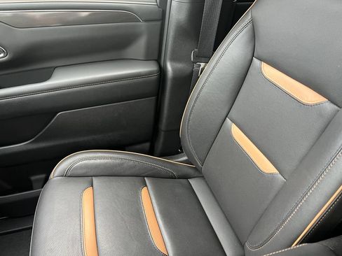 Used 2023 GMC Yukon AT4 w/ AT4 Premium Package AWD/4WD image 39