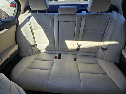 Used 2014 BMW 528i xDrive Sedan AWD/4WD image 37
