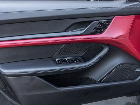 Certified 2020 Porsche Taycan Turbo image 21