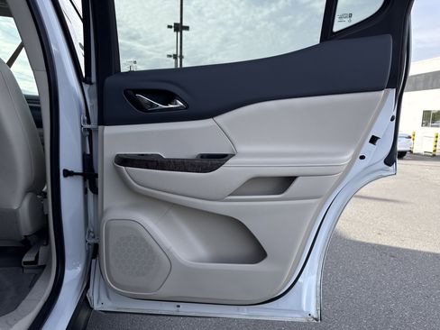 Used 2020 GMC Acadia Denali w/ Denali Ultimate Package image 43