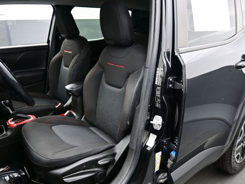 Used 2017 Jeep Renegade Trailhawk image 11