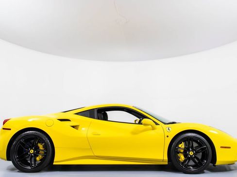 Certified 2019 Ferrari 488 GTB RWD image 3