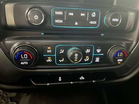 Used 2019 Chevrolet Silverado 1500 LD LT AWD/4WD image 16