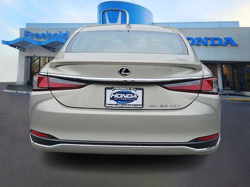 Used 2021 Lexus ES 250 w/ Premium Package AWD/4WD image 5