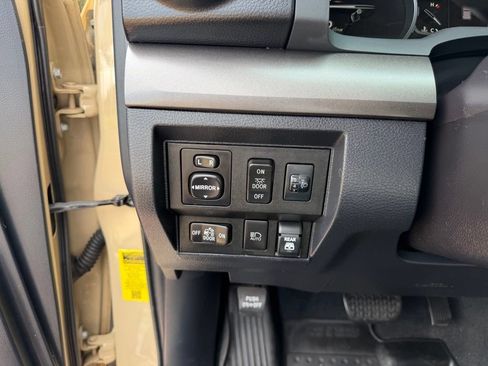 Used 2019 Toyota Tundra SR5 w/ SR5 Upgrade Package AWD/4WD image 16