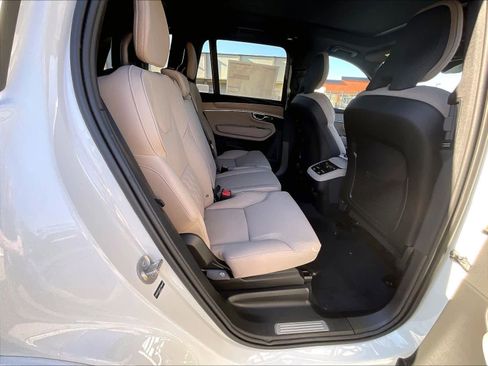 New 2026 Volvo XC90 B5 Core image 27