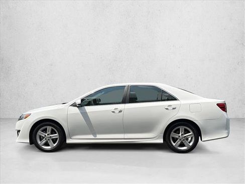 Used 2013 Toyota Camry SE FWD image 8