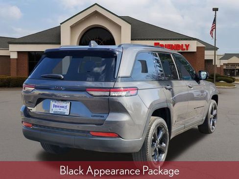 Used 2025 Jeep Grand Cherokee Limited w/ Black Appearance Package AWD/4WD image 4