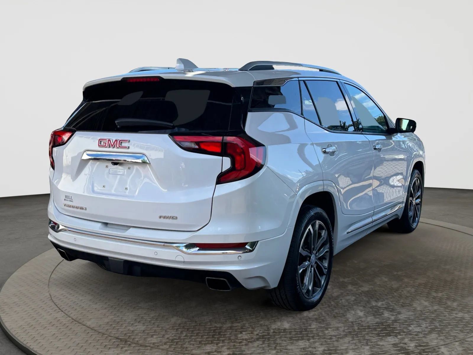 Used 2020 GMC Terrain Denali w/ Denali Premium Package AWD/4WD image 10
