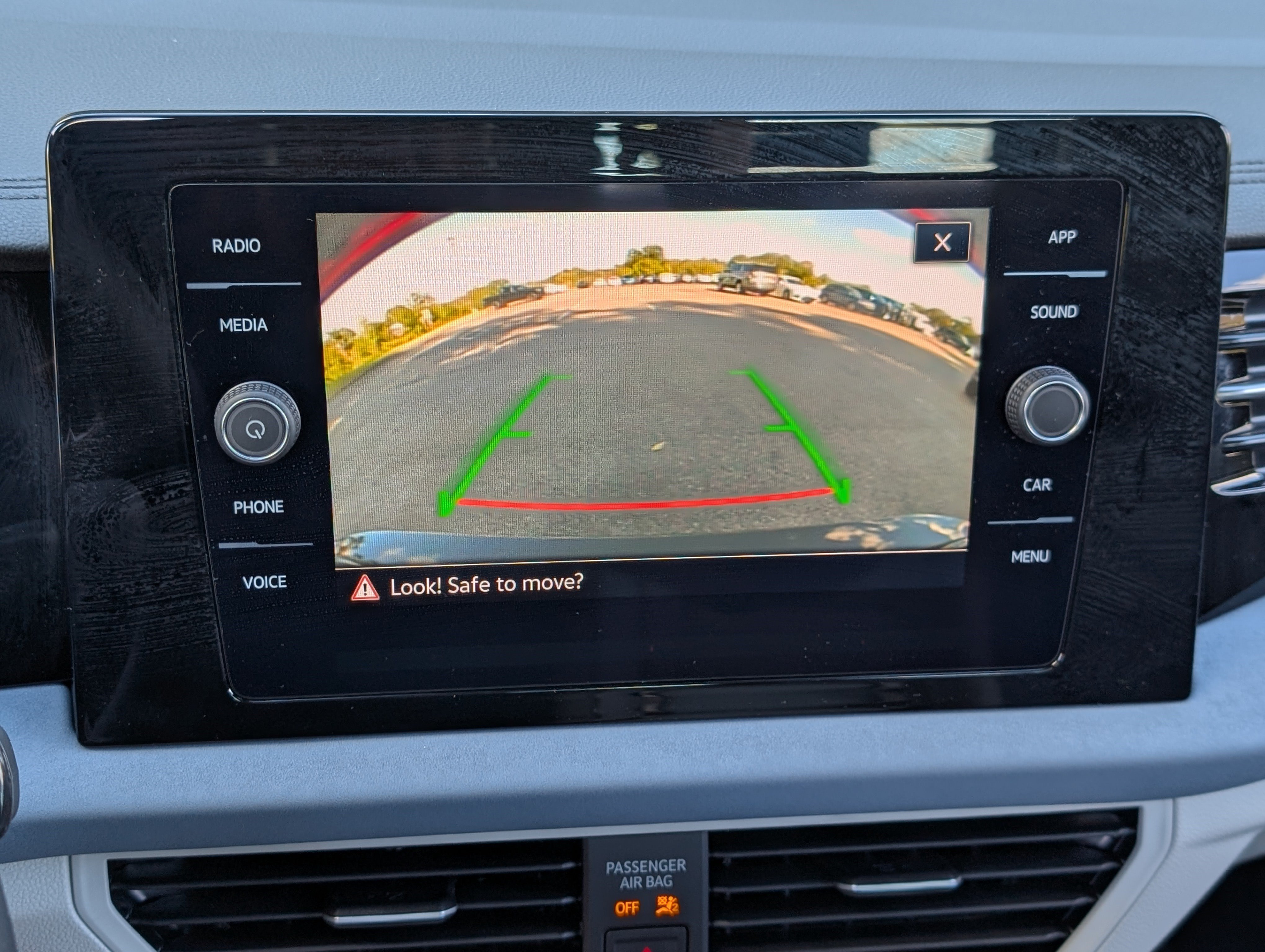 Used 2025 Volkswagen Jetta SE w/ Sunroof Package FWD image 27