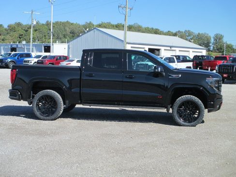 New 2026 GMC Sierra 1500 AT4 w/ AT4 Premium Package image 3