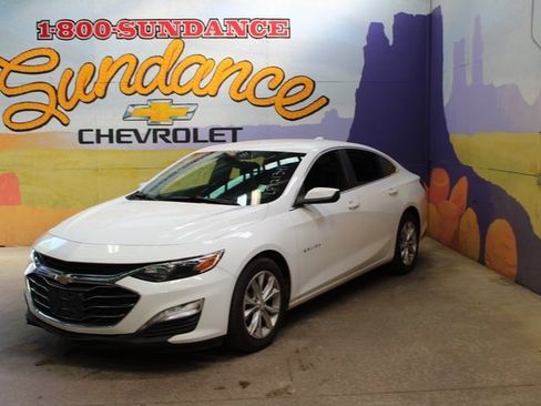 Used 2020 Chevrolet Malibu LT image 2
