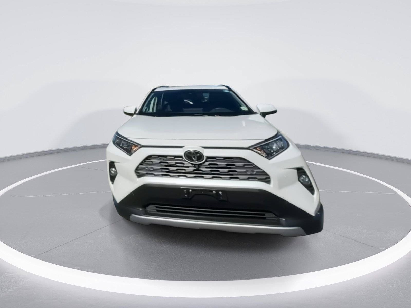 Used 2019 Toyota RAV4 Limited w/ Advanced Technology Package AWD/4WD image 3