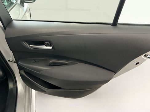 Used 2021 Toyota Corolla LE image 31