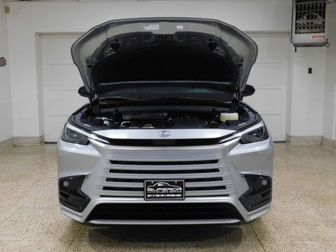 Used 2025 Lexus TX 500h AWD image 11