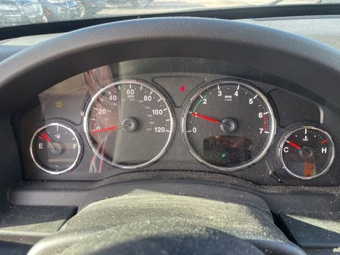 Used 2012 Jeep Liberty Sport image 18