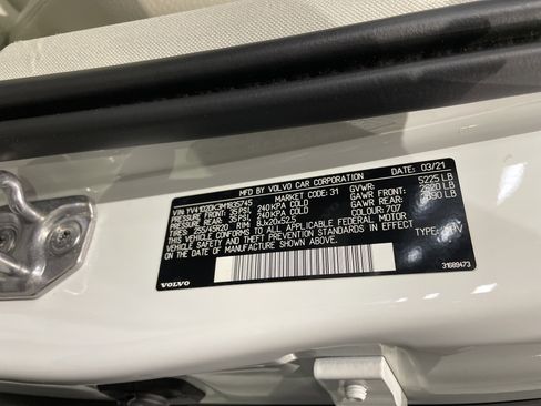 Used 2021 Volvo XC60 T5 Momentum w/ Premium Package image 40