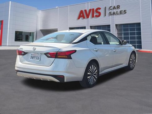 Used 2025 Nissan Altima 2.5 SV FWD image 6