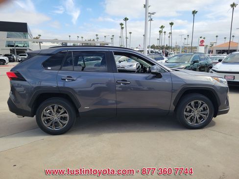 Certified 2022 Toyota RAV4 XLE Premium AWD/4WD image 3