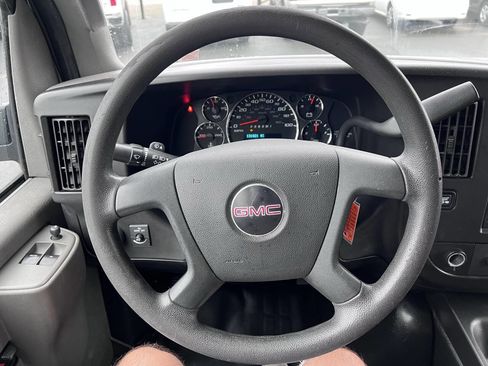 Used 2018 GMC Savana 2500 Extended image 13