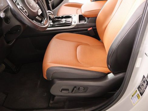 Used 2023 Kia Carnival SX Prestige w/ Paint Protection Package image 12