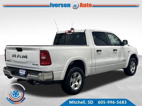 New 2026 RAM 1500 4x4 Crew Cab image 8